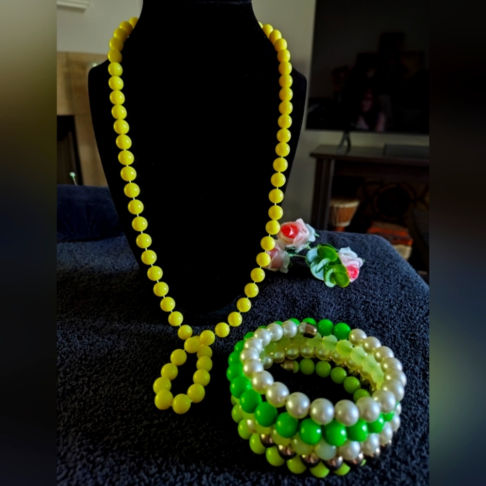Beaded Necklace & Wire Wrapped Bracelet Strands Of Yellow Gold White Green Beads